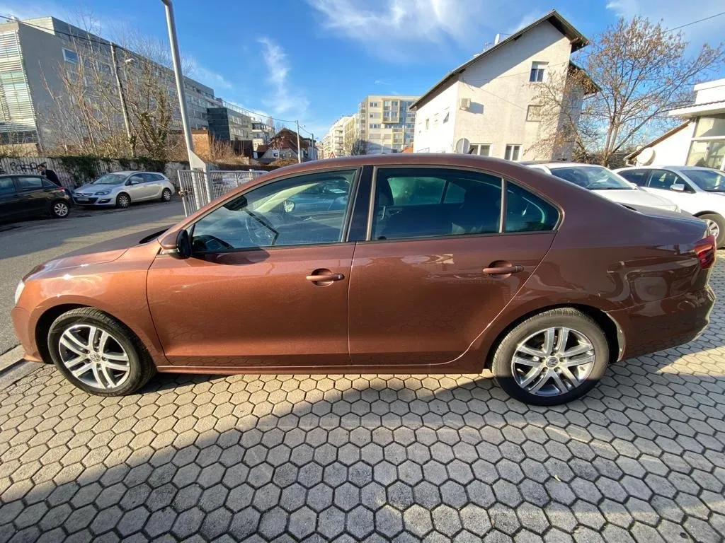 vw jetta 2.0 tdi comfortline, park. senzori, tempomat, 4x garancija! - slika 4