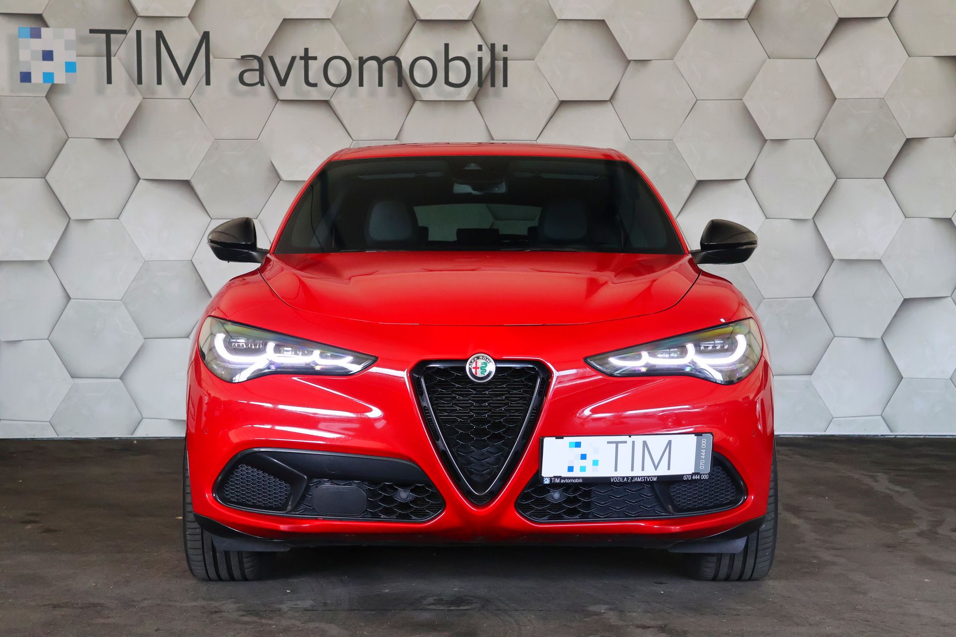 alfa romeo stelvio veloce 2.2 multijet q4 at8 210km matrix cockpit - slika 5