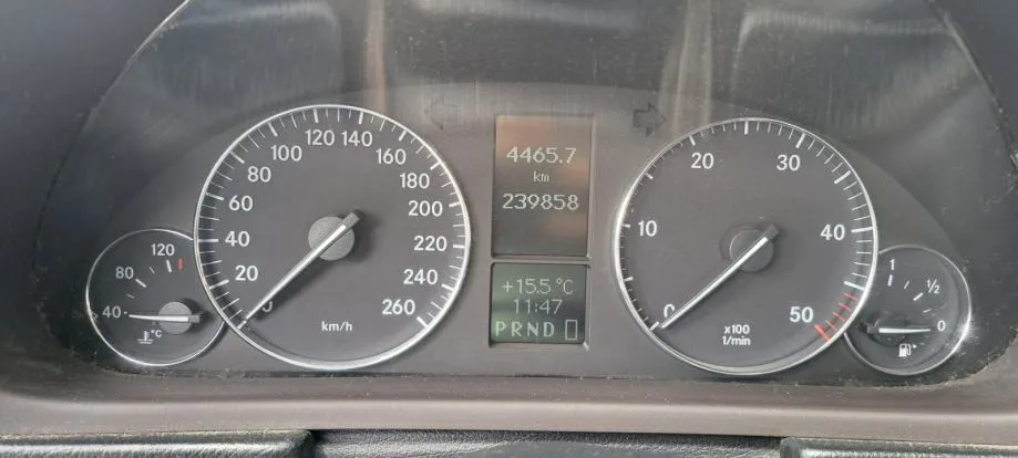 mercedes-benz c-klasa 220 cdi automatik + registriran do 01./2026. - slika 9