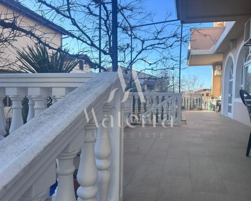 prekrasna vila sa 6 apartmana nadomak mora (prodaja) - slika 3