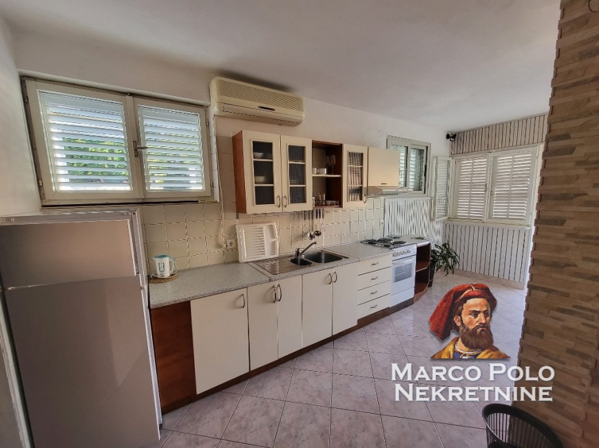 prostrana apartmanska kuća blizu mora! - slika 2