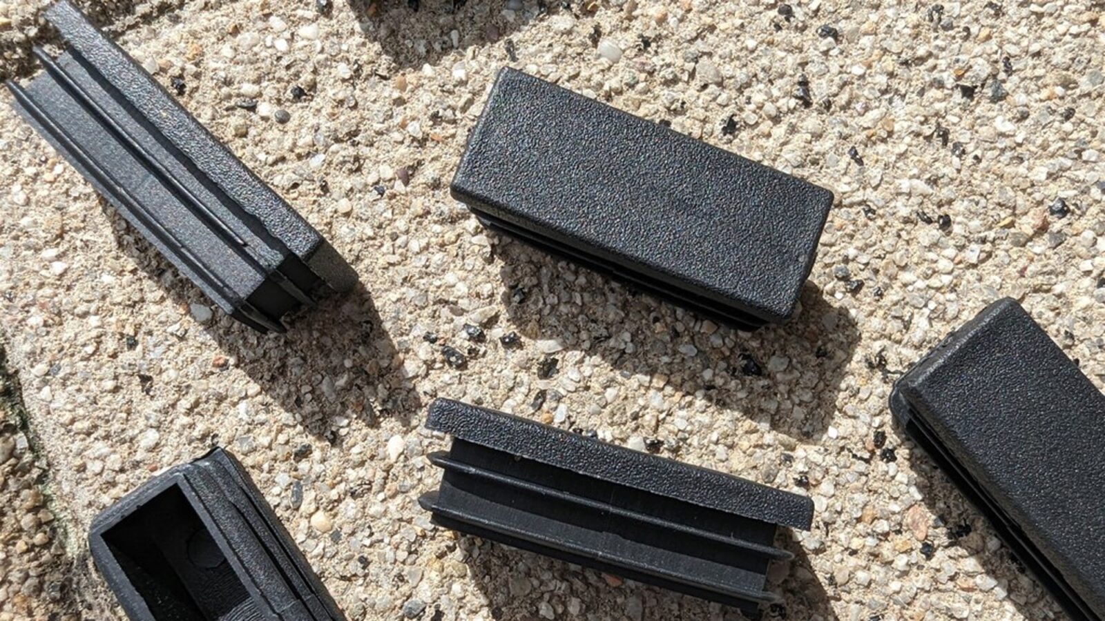 plastični poklopci 20x50mm - slika 4