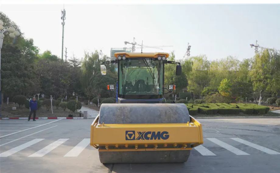 valjak xcmg 11.000 kg - slika 4