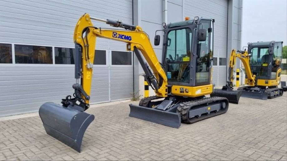novi mini bager 2,7 t - slika 3