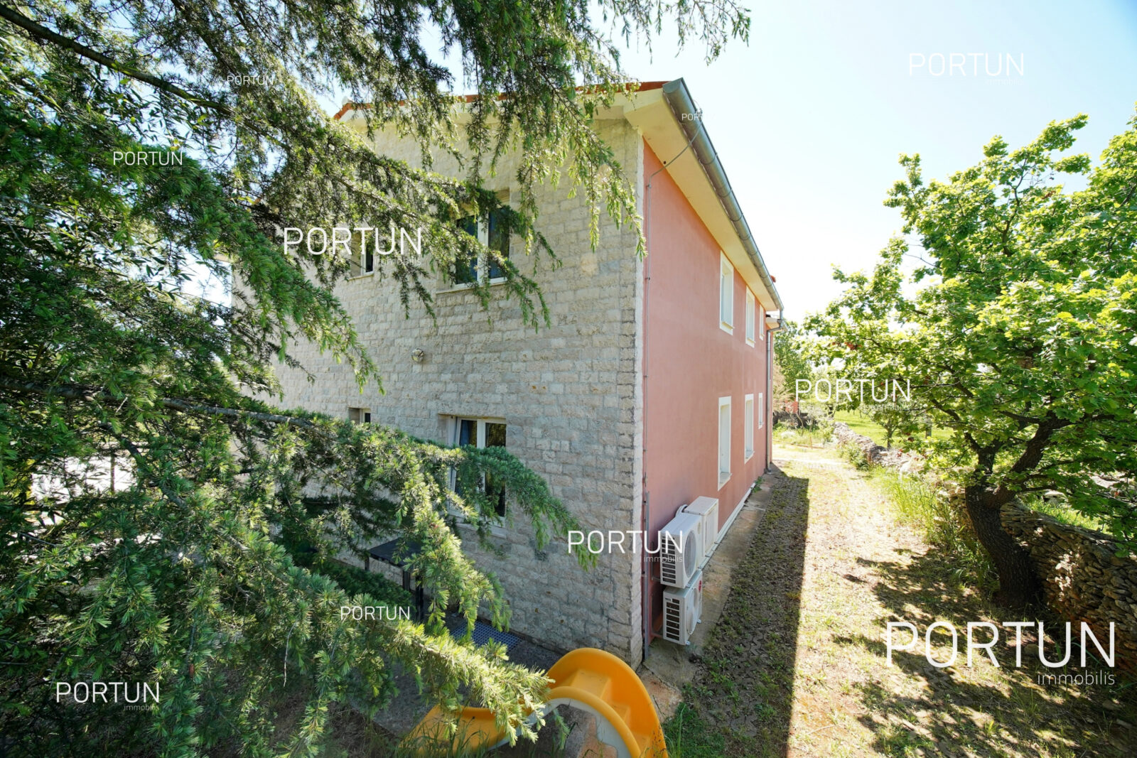 imanje u okolici vodnjana - slika 5