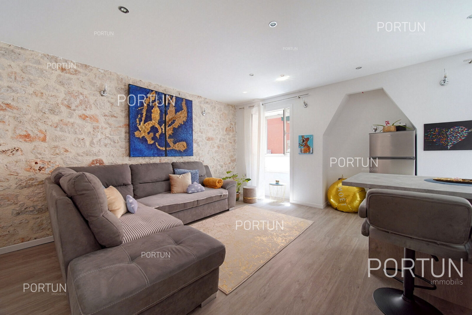 obnovljeni apartman u centru rovinja - slika 2