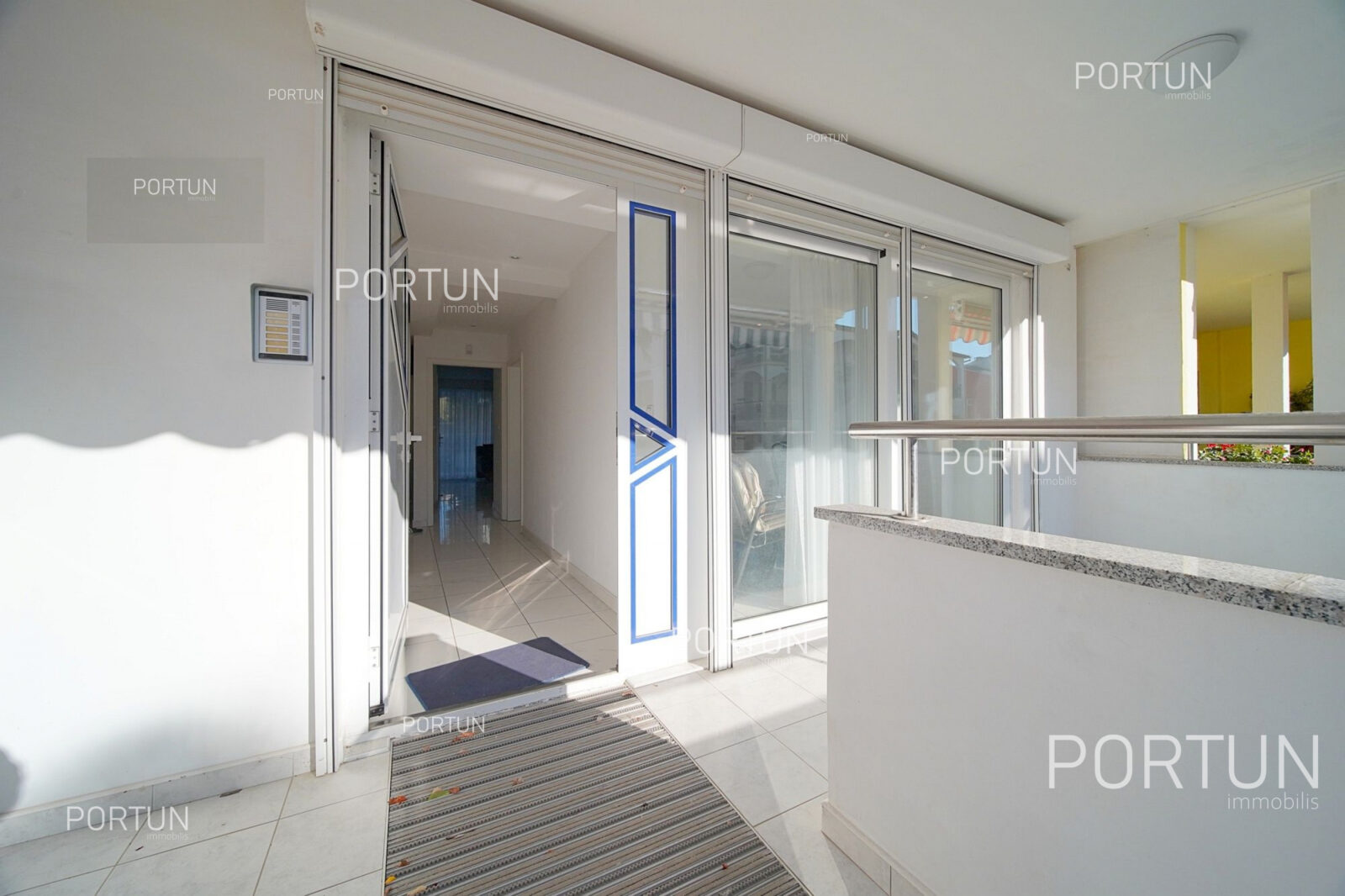 suvremena vila sa šest apartmana u rovinju - slika 2