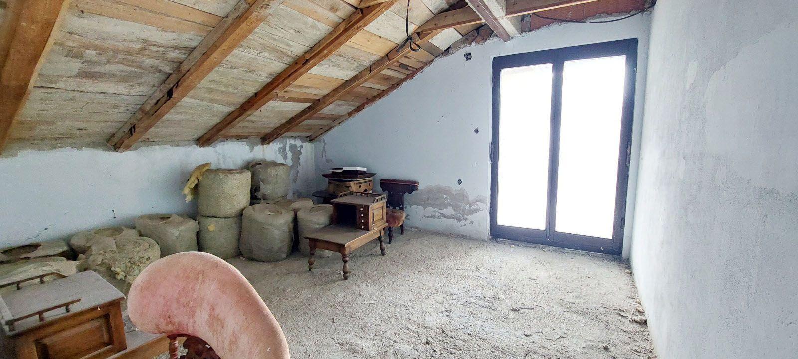 obiteljska kuća sa 3 stana i garažom - slika 5