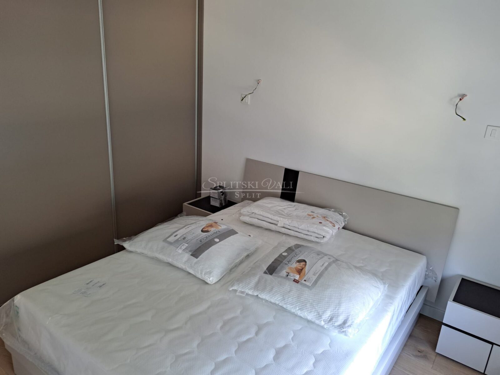 dugoročan najam luksuzan dvosoban stan 75m2 marjan, parking - slika 8