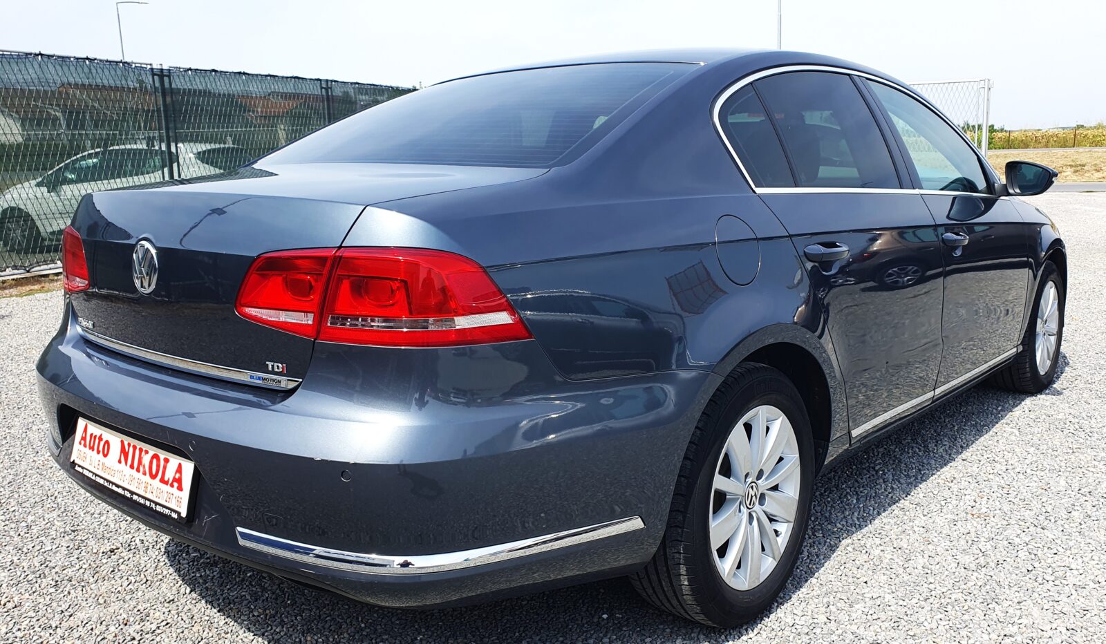 vw passat 1,6 tdi bmt**servisna**navi**šiber**tempomat**pdc**alu 16** - slika 3