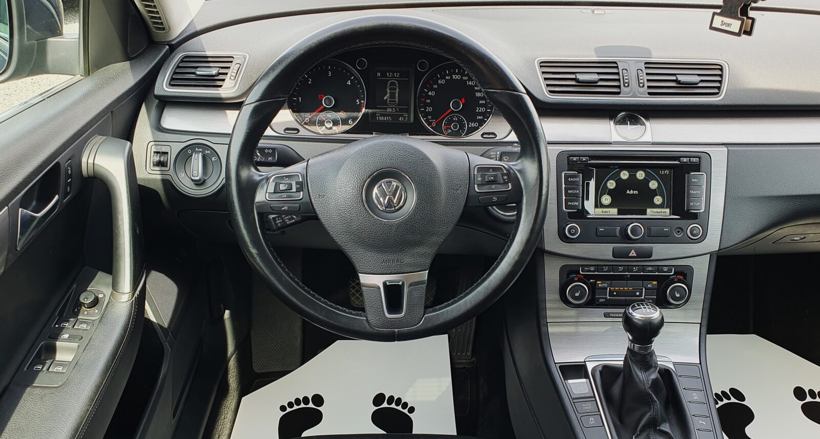 vw passat 1,6 tdi bmt**servisna**navi**šiber**tempomat**pdc**alu 16** - slika 7