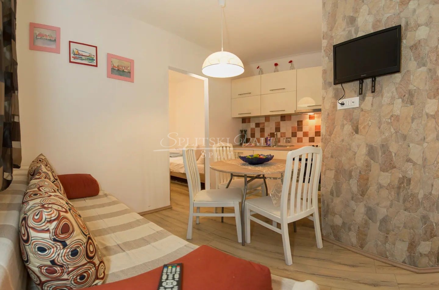 apartman sa pristupom bazenu, solin - za najam od 22.09.-01.06 - slika 3