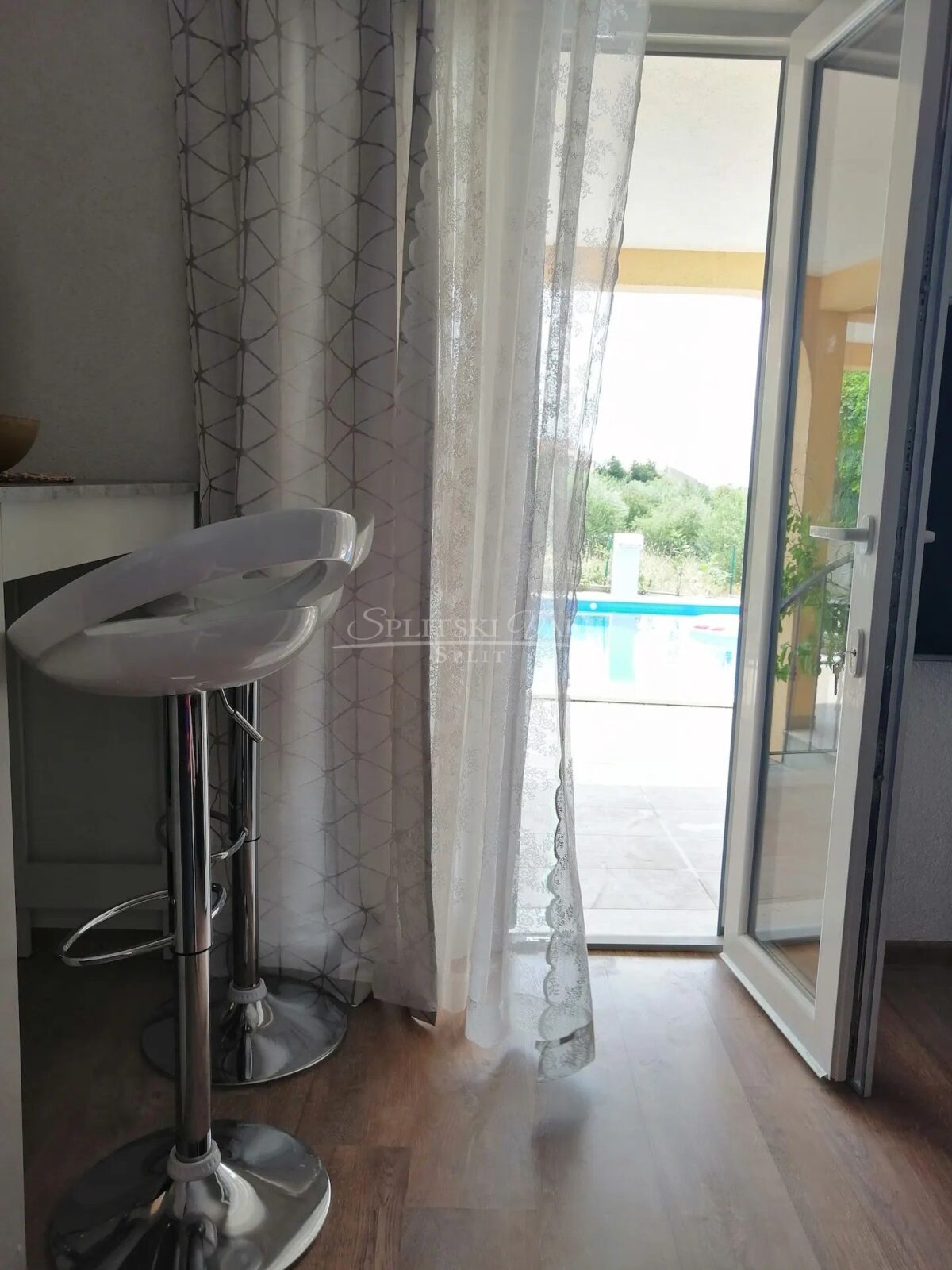 dvosobni apartman sa pristupom bazenu, solin - od 22.09.-01.06. - slika 7