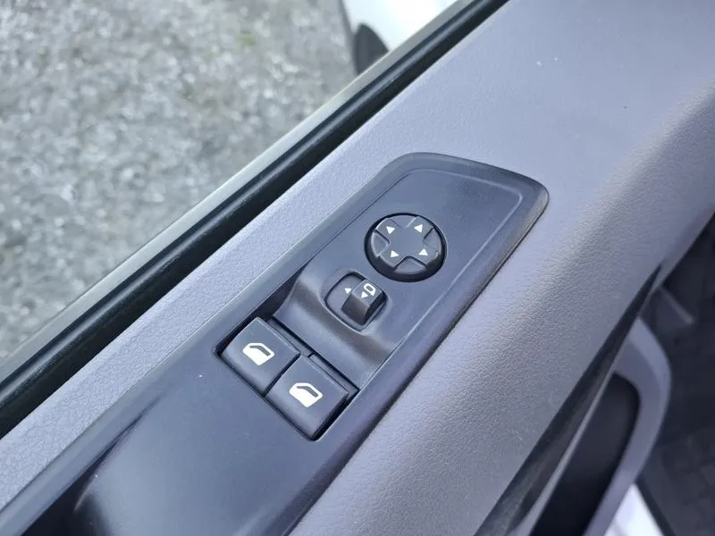 opel vivaro 2.0 cdti*122ks*hladnjača*klima*park.kamera* - slika 11