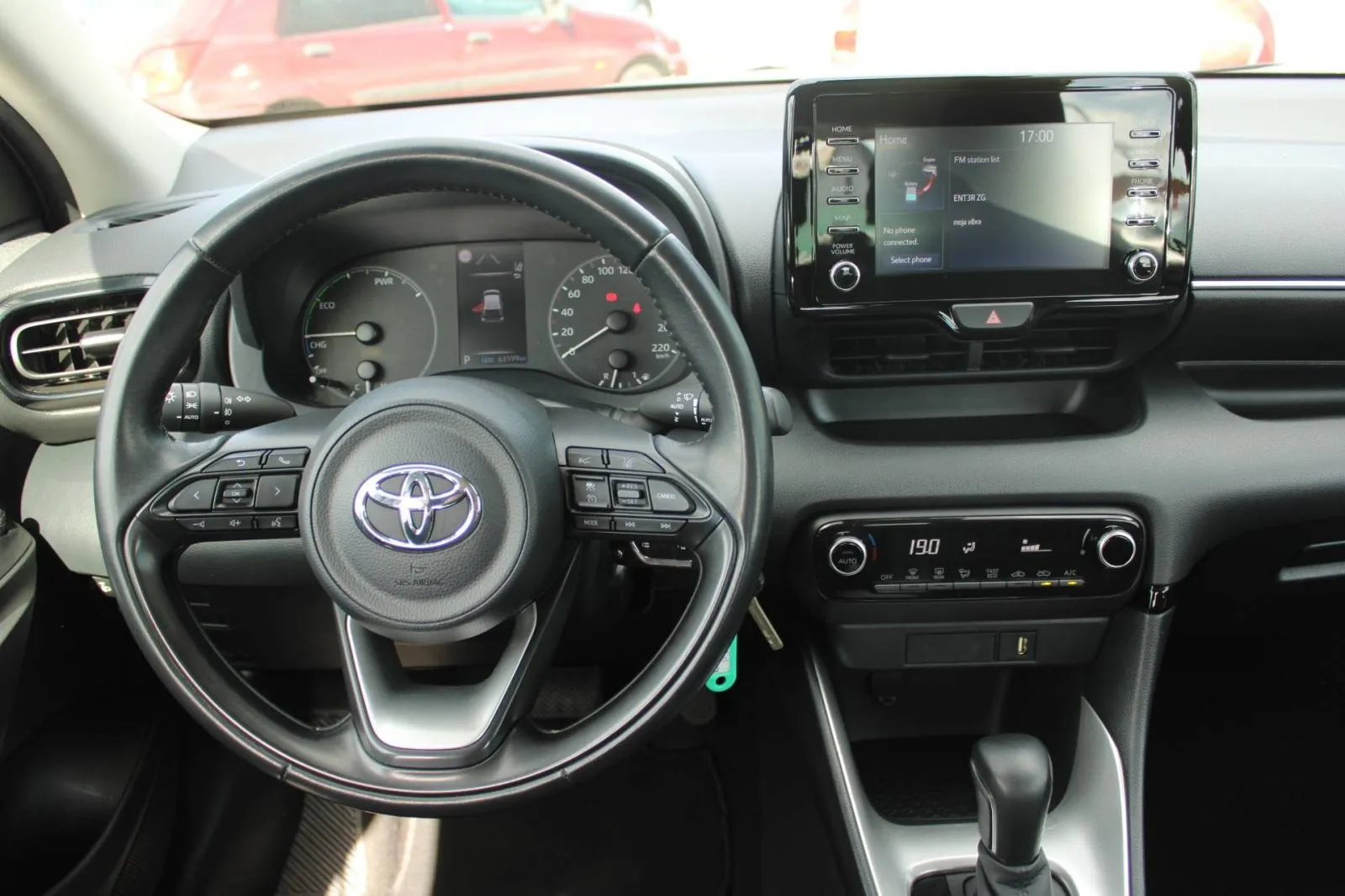 toyot yaris 1.5 hybrid automatik *kamera* - slika 11