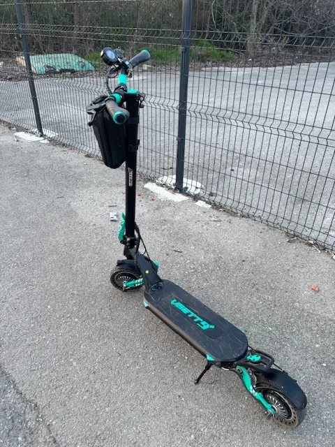 romobil vsett 9+, dvije baterije, kao nov, 900 eur - slika 2