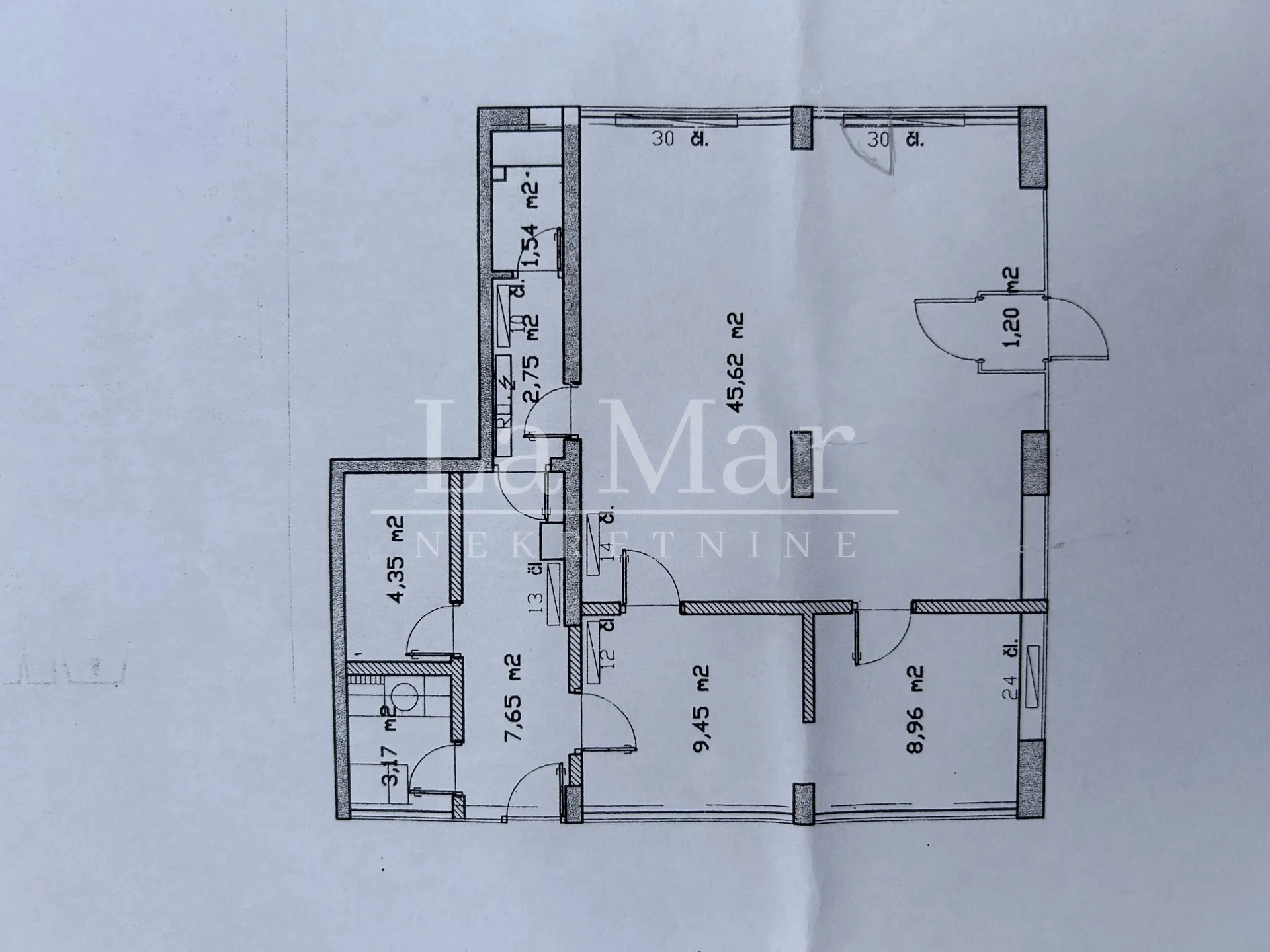 prečko, posl.prostor u izlogu stambene zgrade 86 m2, razne namjene . - slika 2
