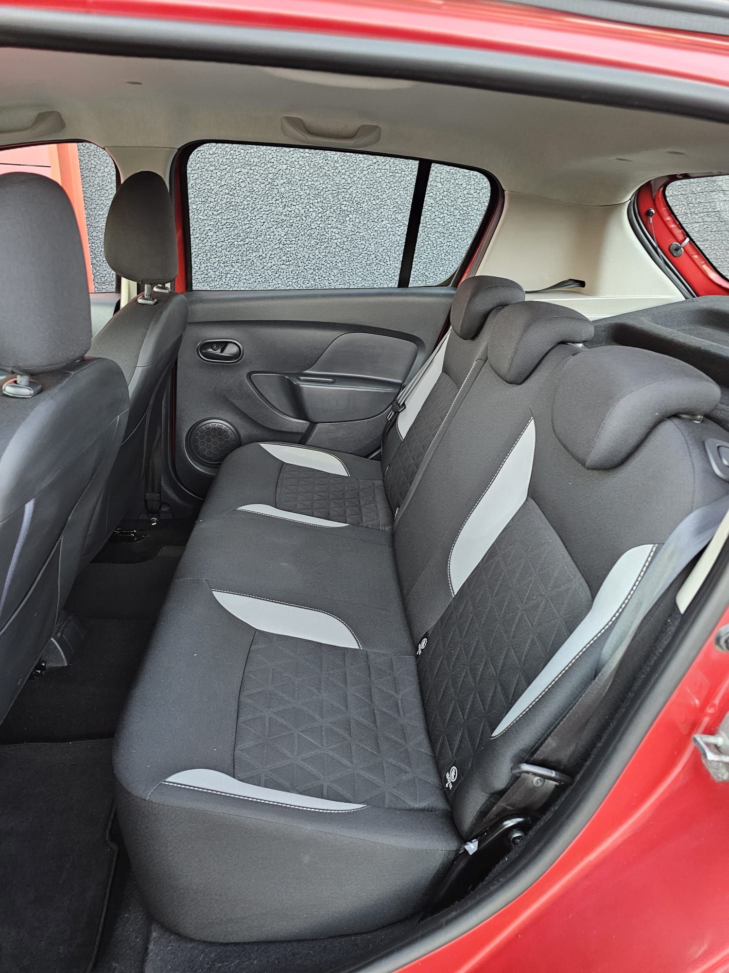dacia sandero 1,5 dci 90 s&s ,2016 g. 167000 km - slika 12