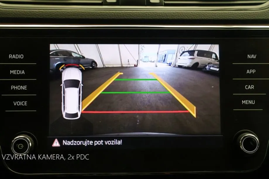 škoda superb combi 2.0tdi combi dsg matrix virtual radartempom - slika 13
