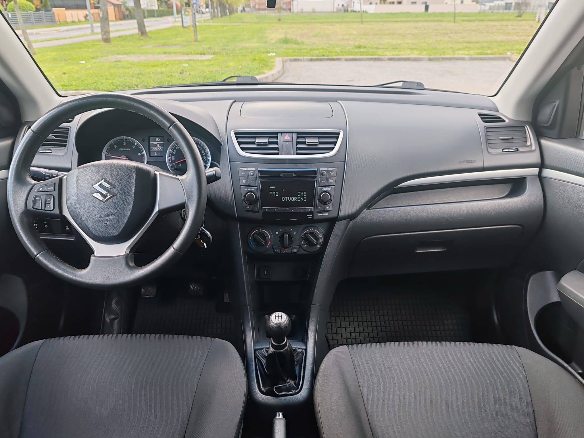 suzuki swift 1.3 ddis , 150000km , 2011 g. - slika 16