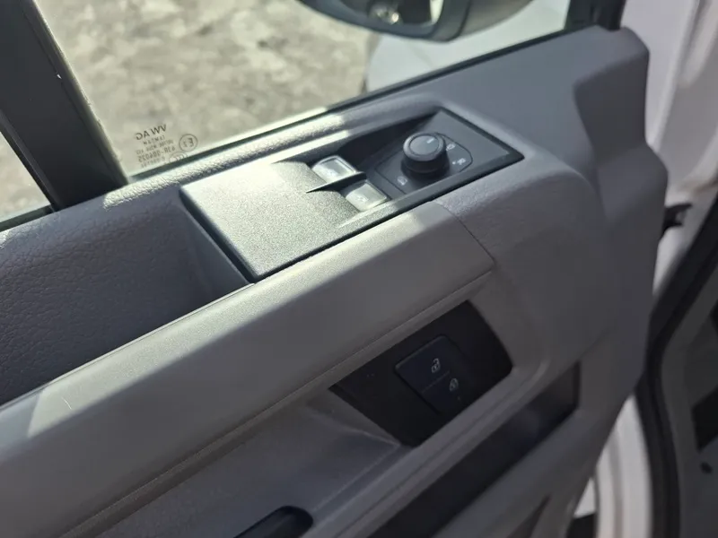 volkswagen crafter 2.0 tdi*140ks*klima*navigacija*park.kamera* - slika 9