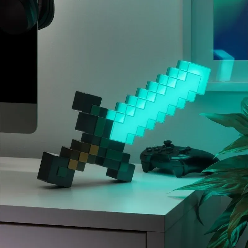 paladone minecraft diamond sword light - slika 4
