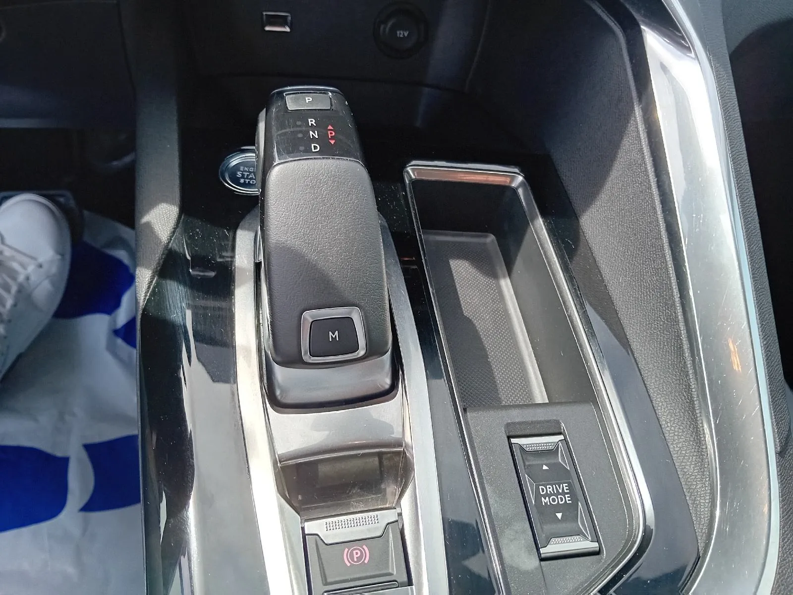 peugeot 3008 1,5 bluehdi automatik,do 2 godine jamstva,u sustavu pdv-a - slika 8