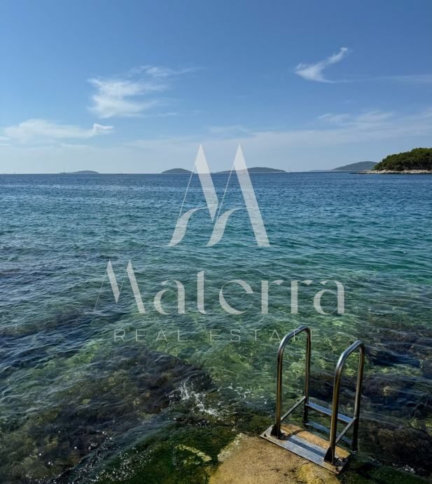 uređena kuća 1. red do mora, prvić luka, rijetkost na tržištu - slika 2