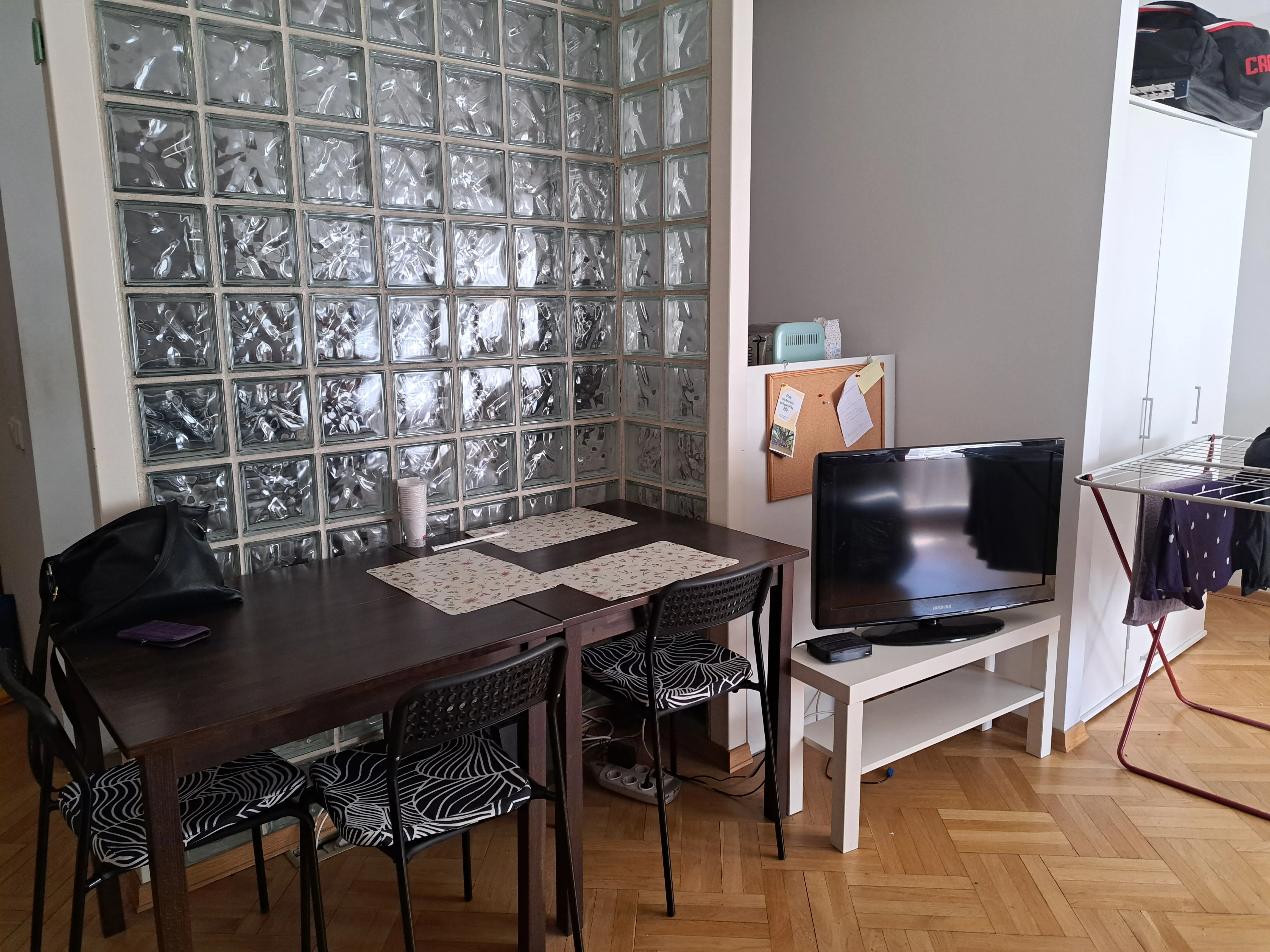 soba u velikom stanu uz cimerice,maksimir, 300e - slika 5