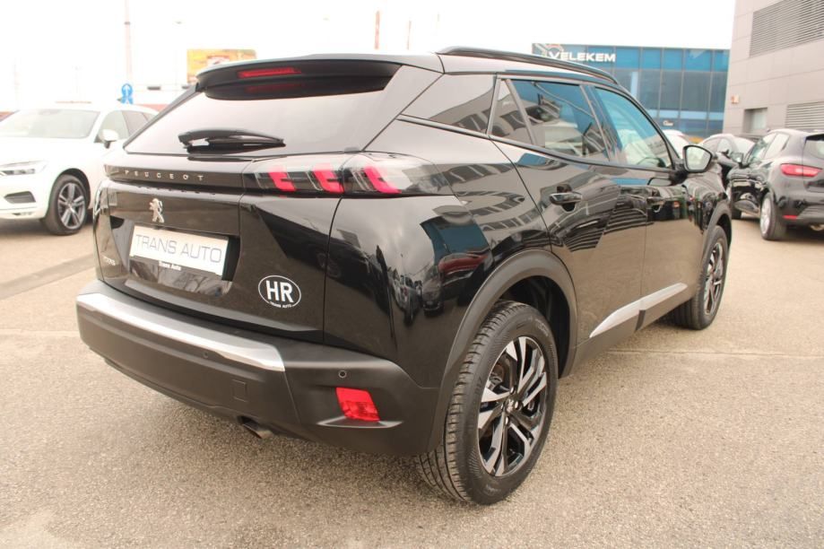 peugeot 2008 1.2 puretech allure *navigacija, led, kamera* - slika 5