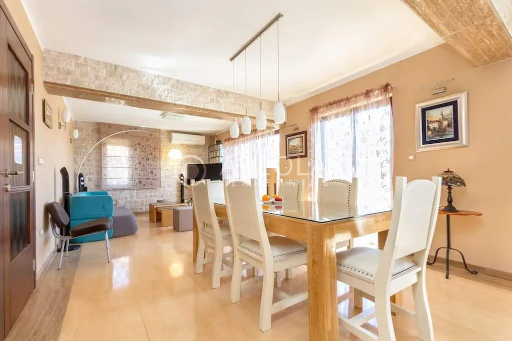 split, firule - dvosoban stan s pogledom na more, 100 m2 - slika 4