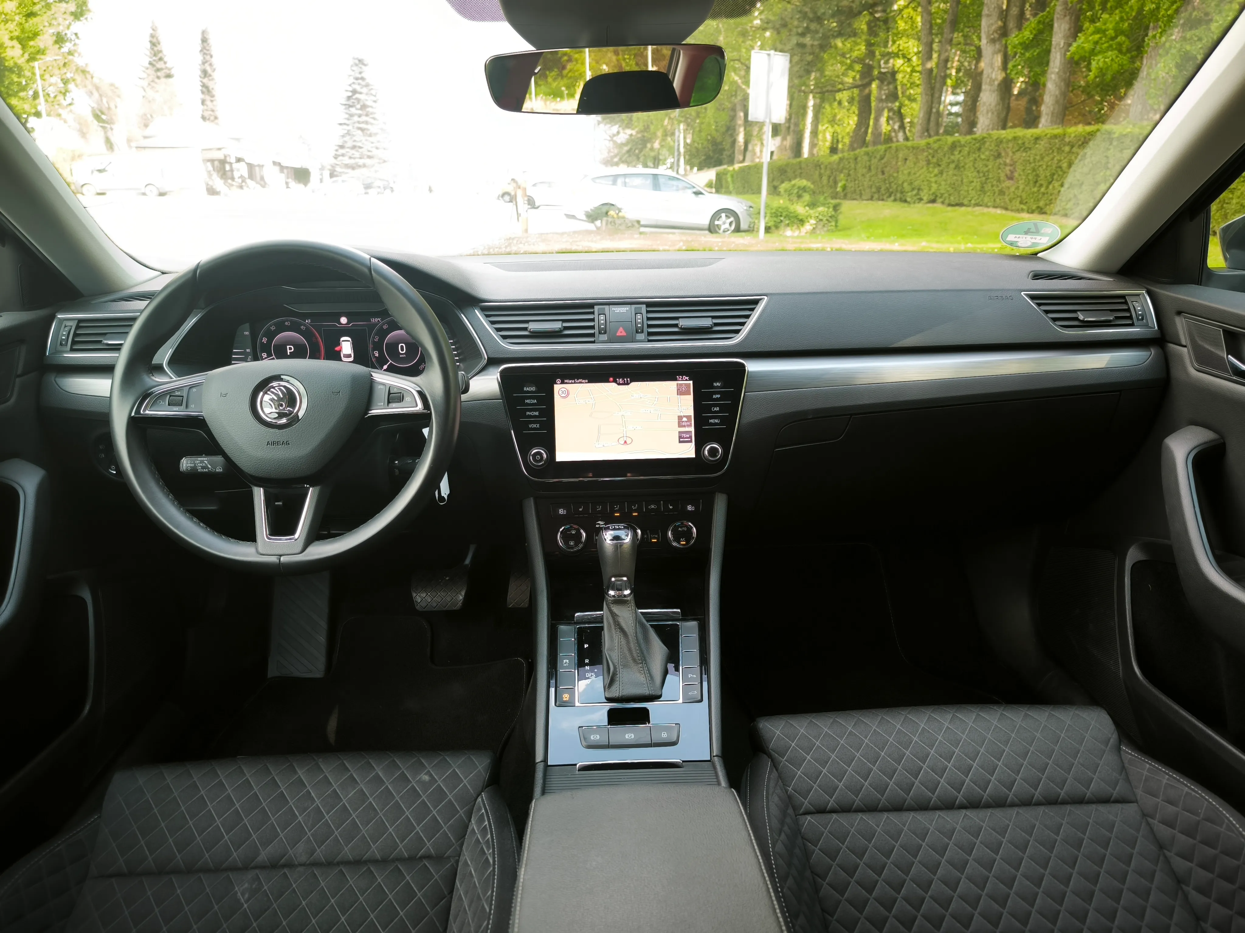 škoda superb combi 2,0 tdi, dsg, virtual, 140kw, ekstra stanje - slika 25