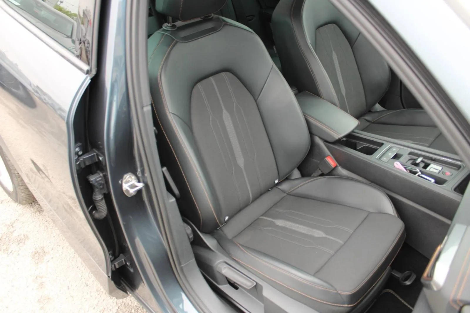 cupra formentor 1.4 e-hybrid dsg *led, navigacija, kamera* - slika 21