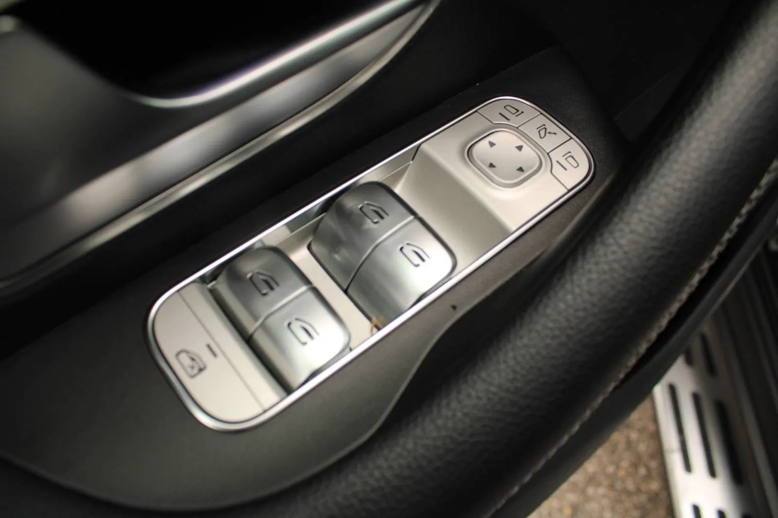 mercedes-benz gle 350de 4matic amg *panorama, led, kamera* - slika 20