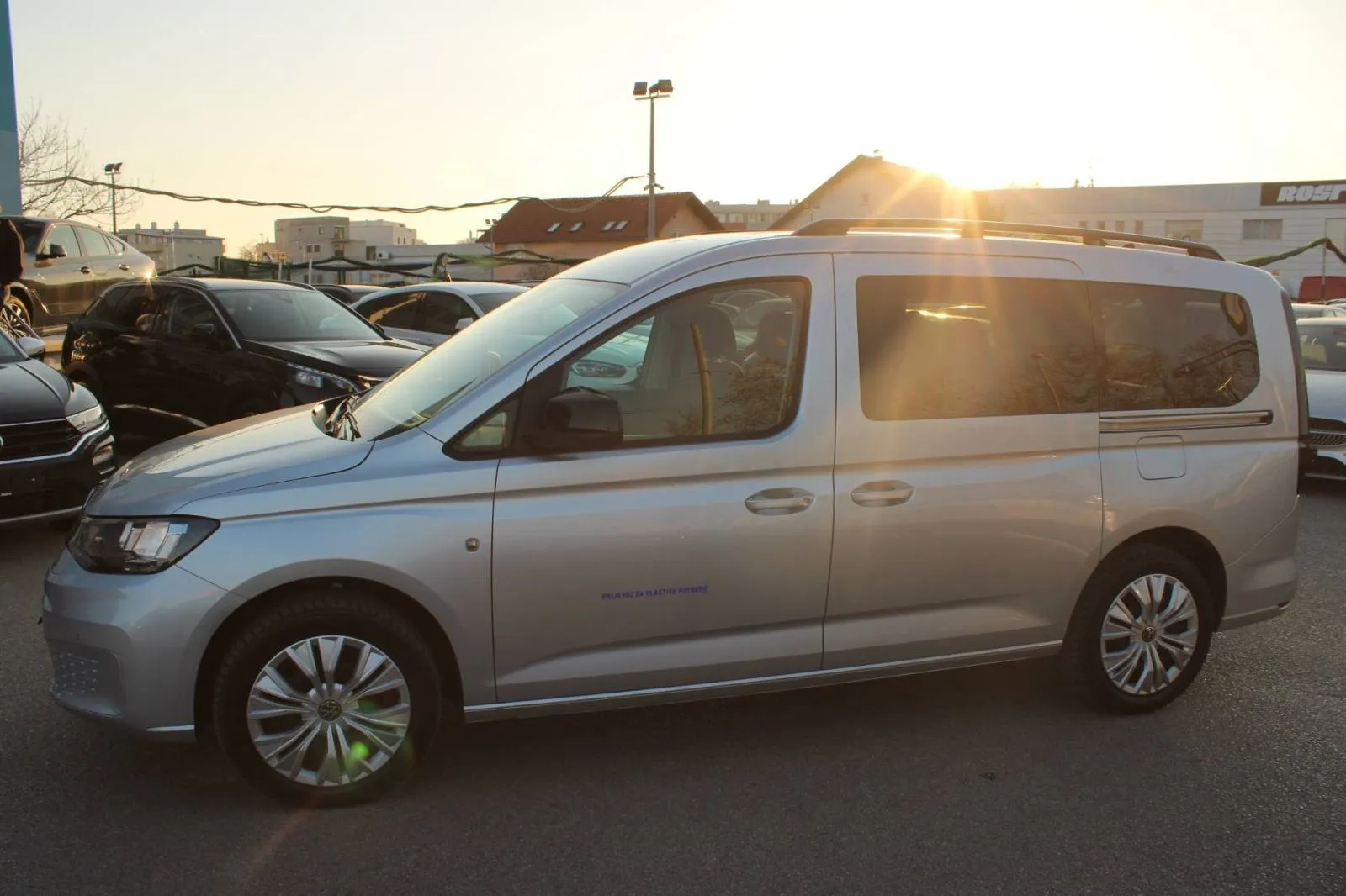 vw caddy maxi 2.0 tdi n1 5 sjedala *navigacija, kamera*, 2023 god. - slika 8