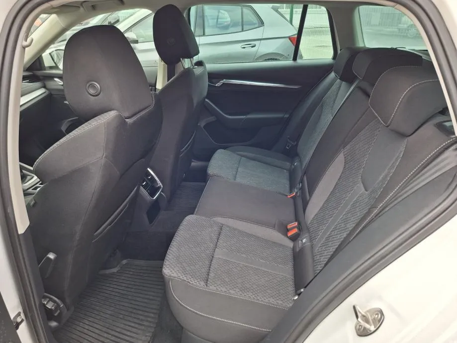 škoda octavia combi 2,0 tdi style - slika 10