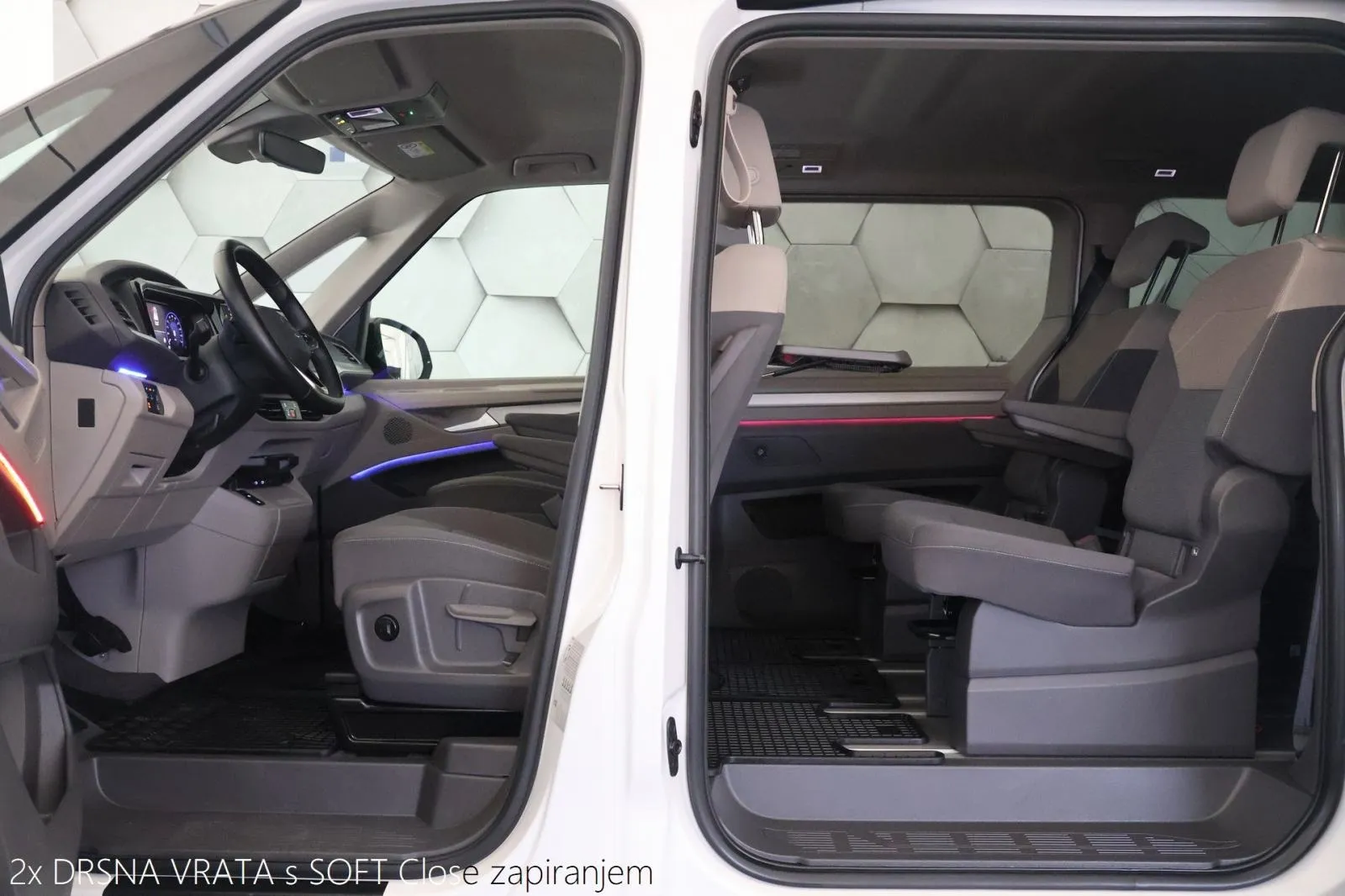 volkswagen multivan t7 l2 2.0tdi dsg edition 150ks matrix cockpit dab - slika 14