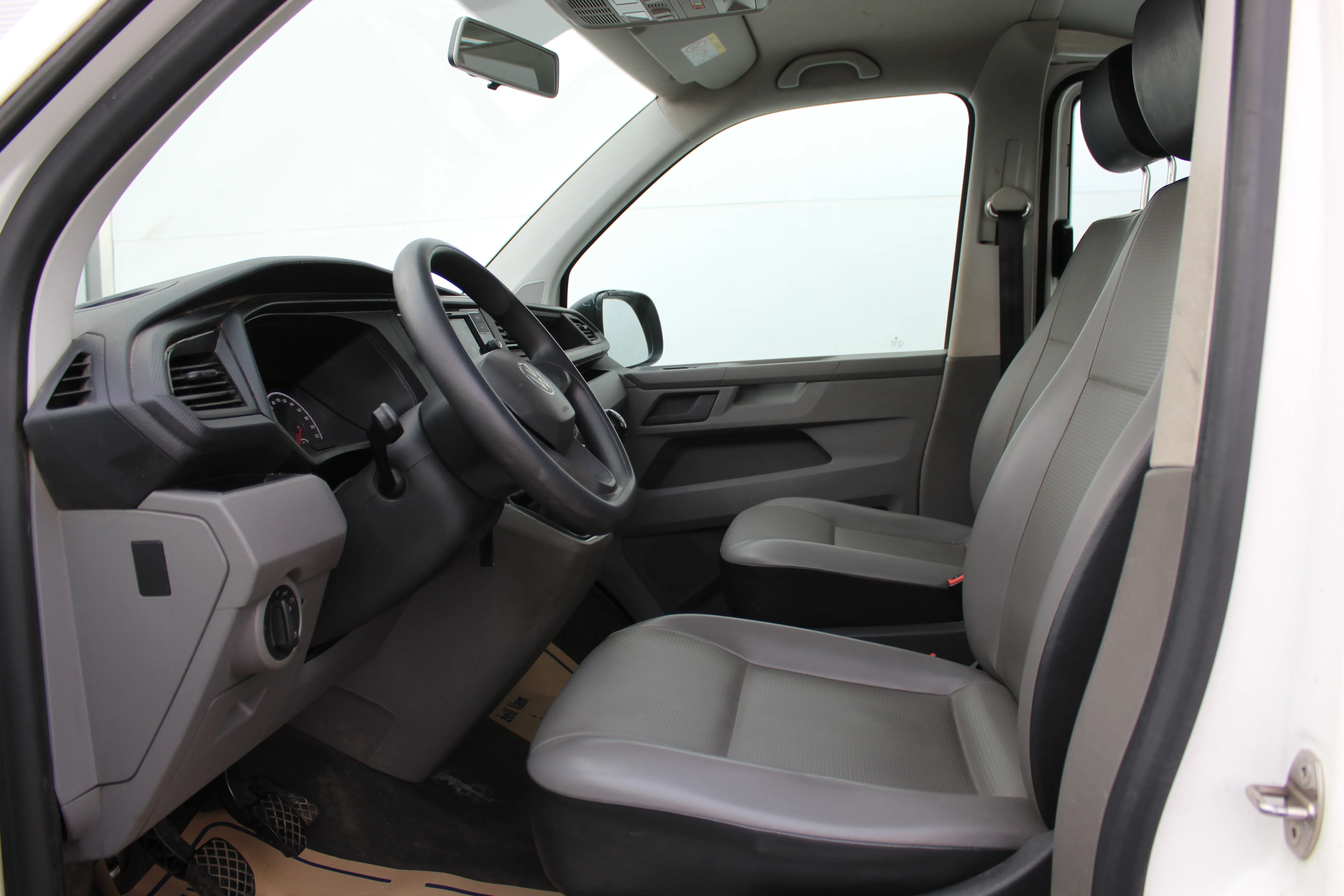12956 vw transporter kombi 2.0 tdi - slika 7