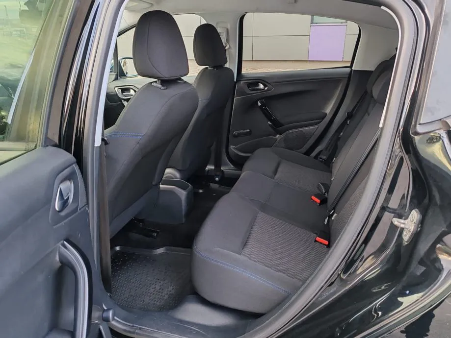 peugeot 208 1,2, 2018 god. 100 000 km , kartice 24/36 rata - slika 10