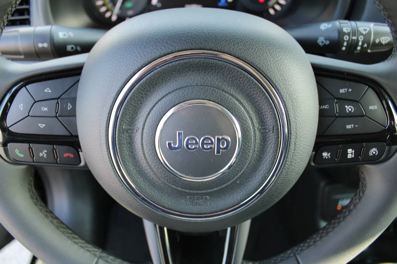 jeep renegade 1.3 t4 phev limited 4x4 automatik - slika 13