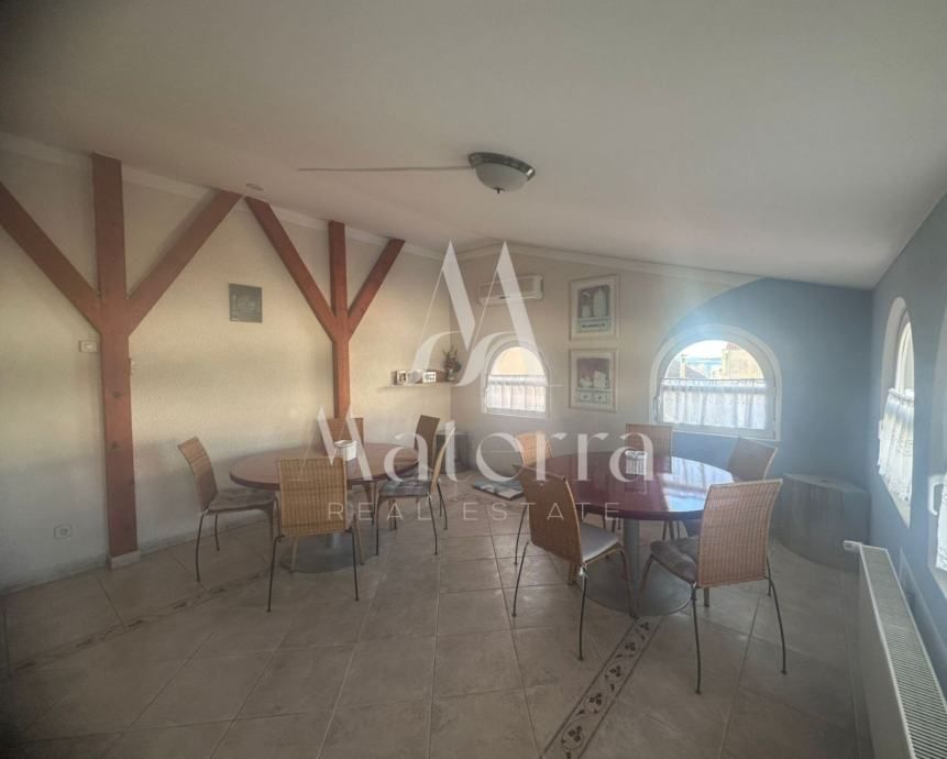 prekrasna vila sa 6 apartmana nadomak mora (prodaja) - slika 17