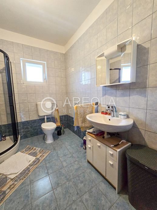 vodice - kuća s okućnicom! (prodaja) - slika 15