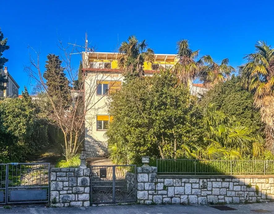 crikvenica – izvrsna lokacija, sam centar. nekoliko koraka od mora! - slika 4