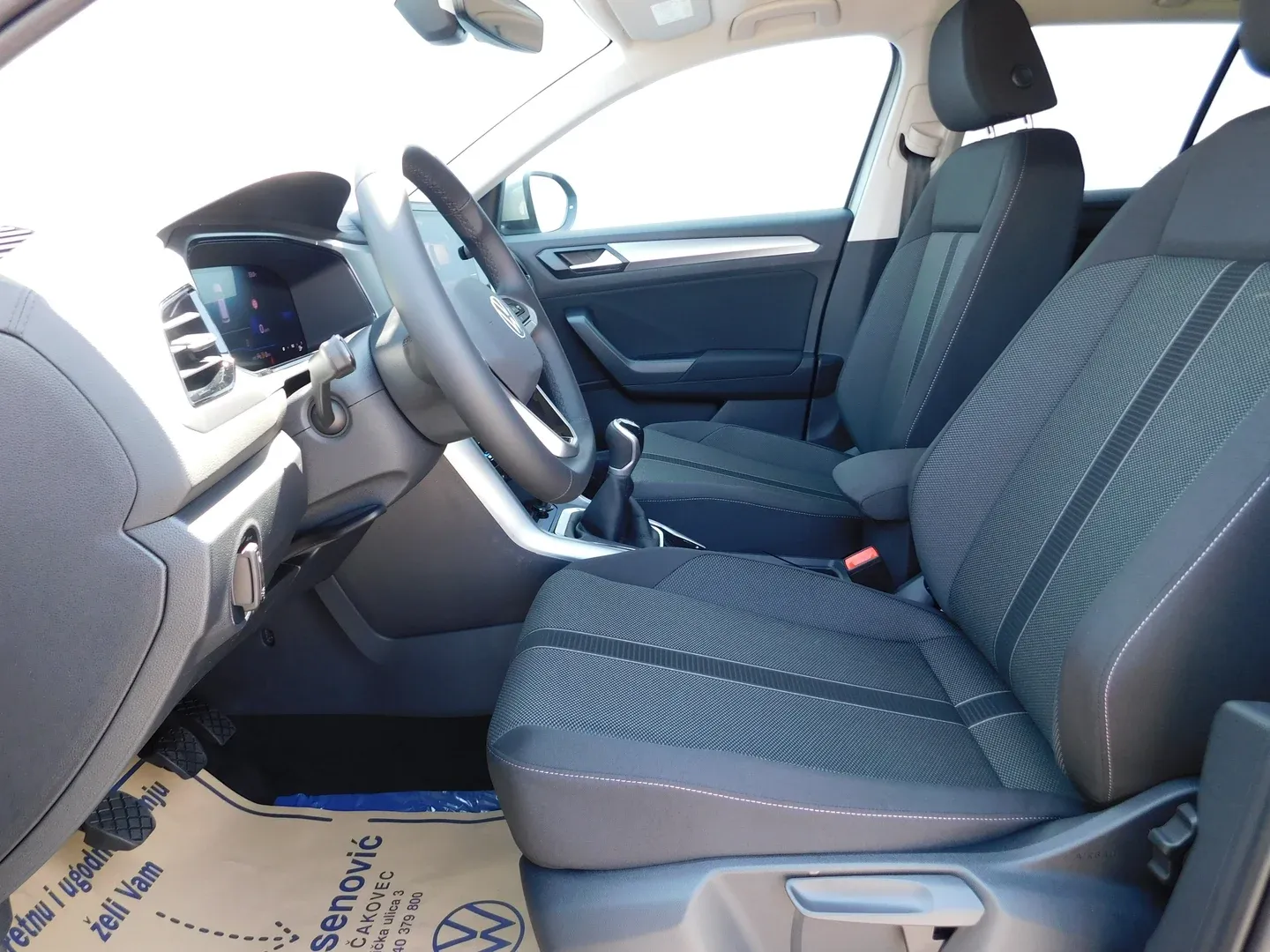12676 volkswagen t-roc 1.0 tsi life plus - slika 8