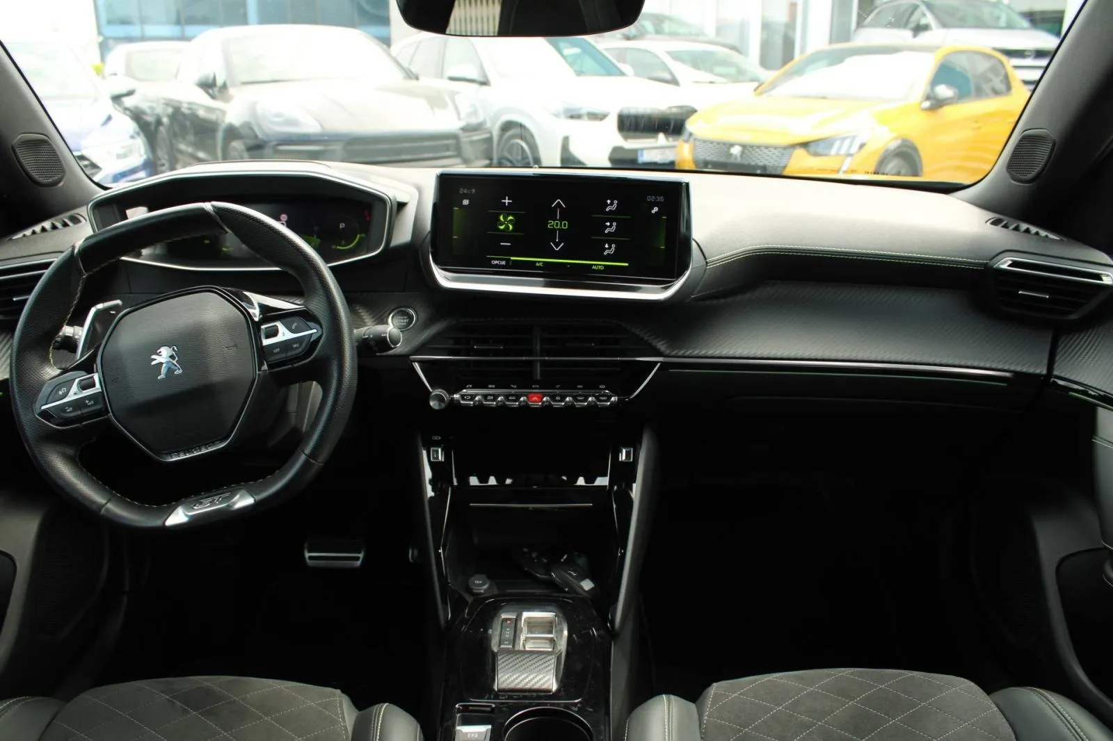 peugeot 2008 155 gt line automatik *panorama, led, kamera* - slika 19