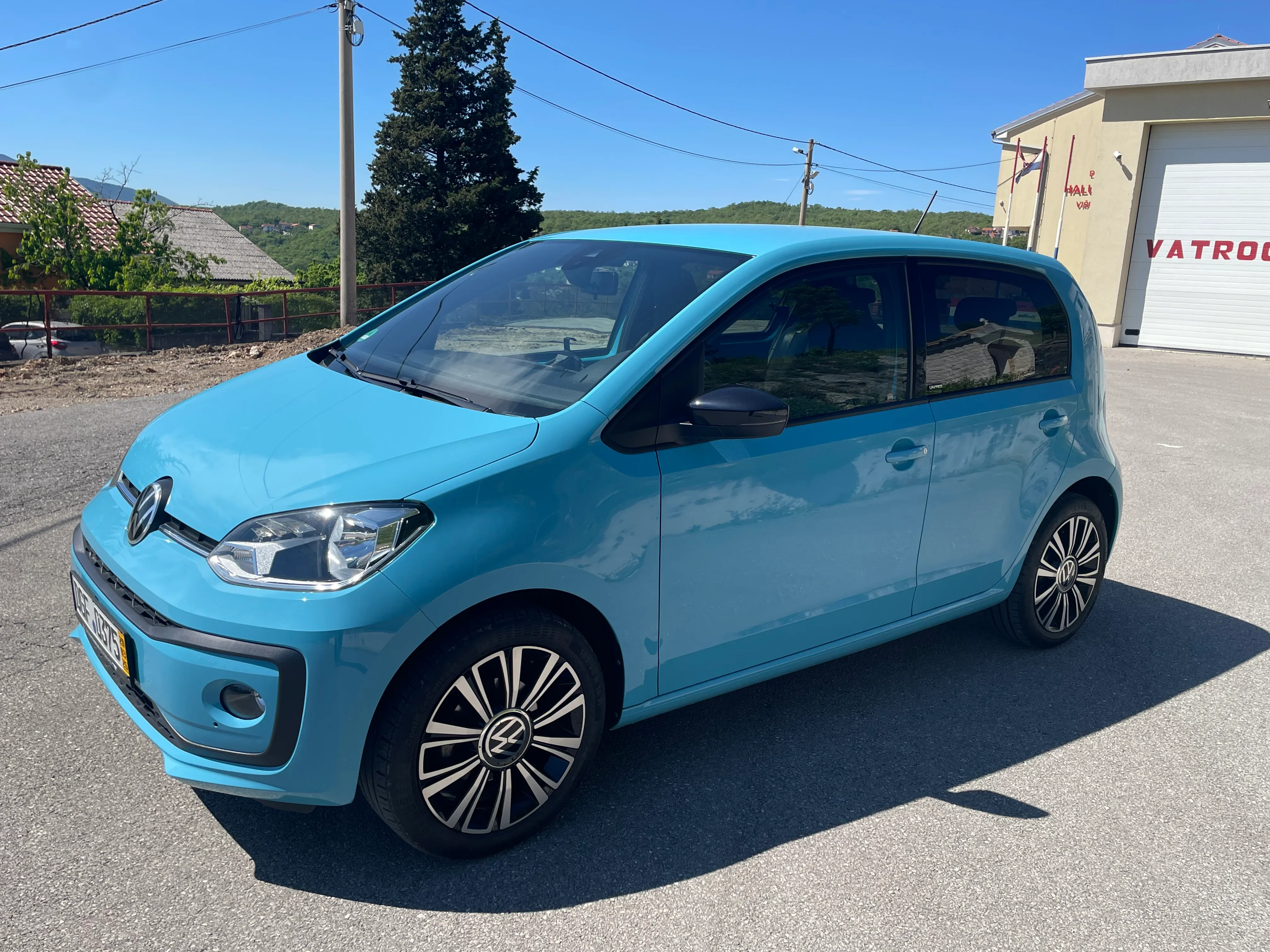 vw up 1.0,48kw,2021 god,44000km - slika 2
