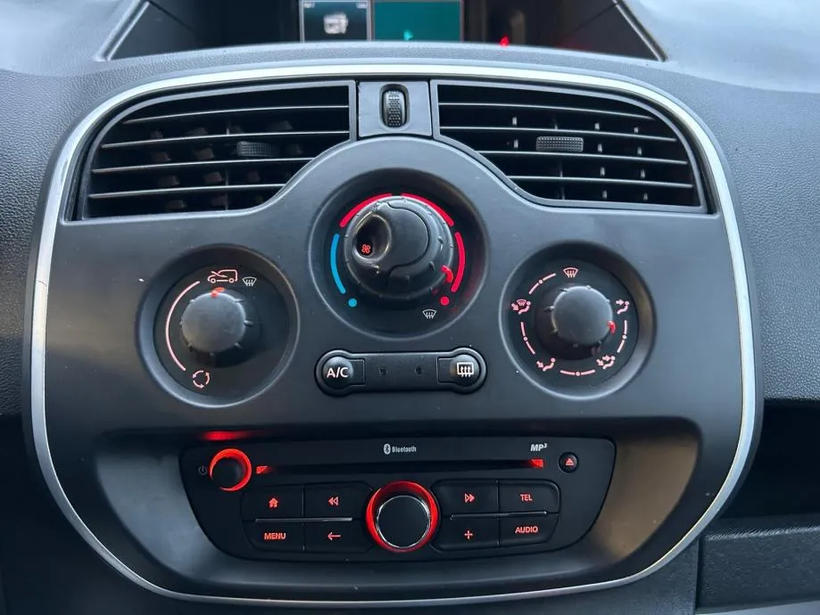 renault kangoo 1.5 dci - 2021 - 135.000km - klima - servisna - slika 17