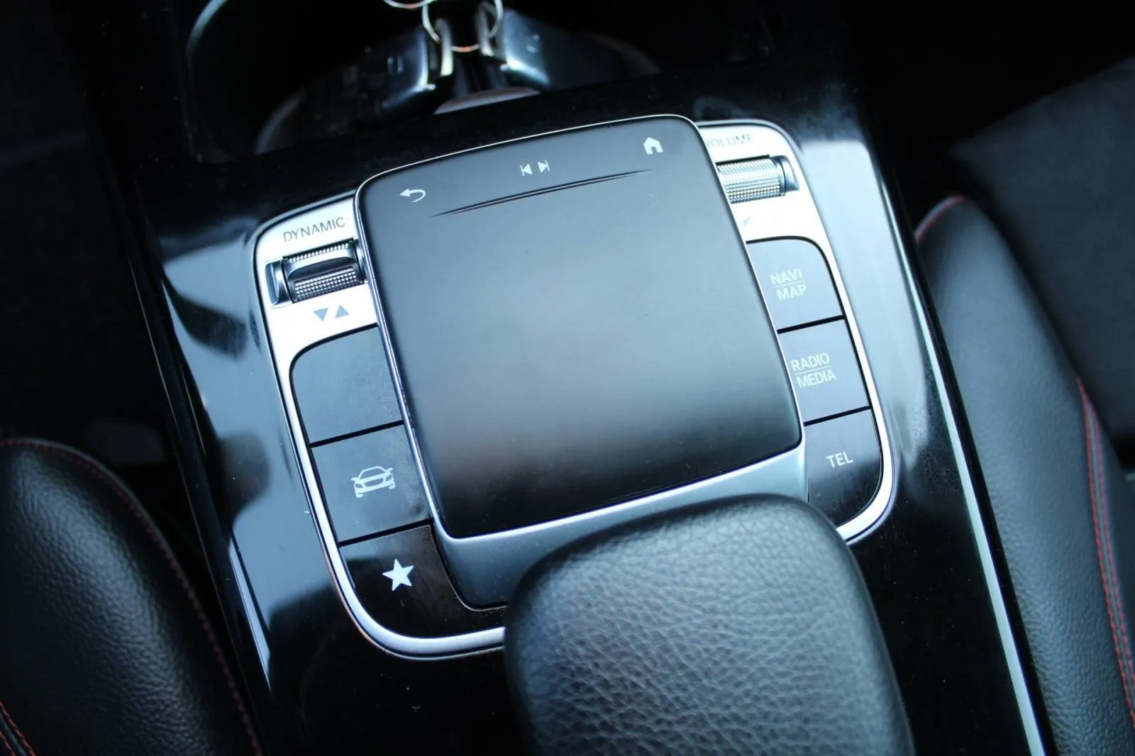 mercedes-benz klasa a 220d amg automatik *led, navigacija, kamera* - slika 16