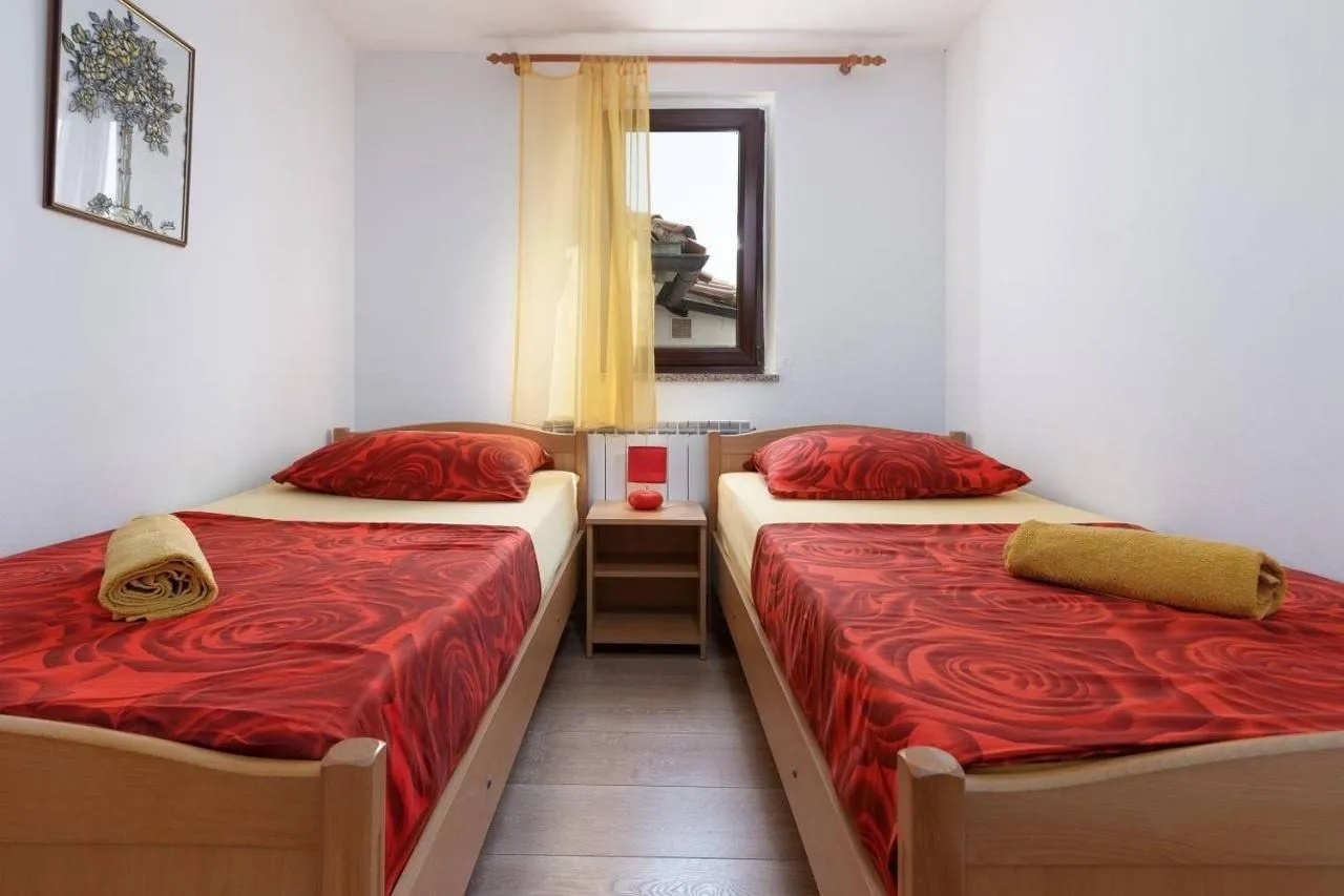 poreč okolica-apartmanska kuća na prodaji (prodaja) - slika 12