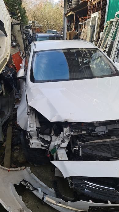 opel insignia a karavan 2,0 cdti (a20dte) - slika 4